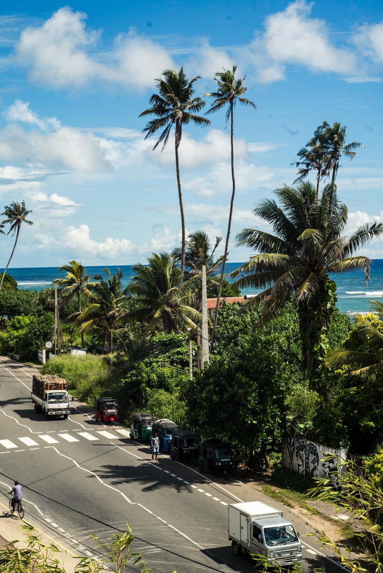 Ruma Surf Hotel Ahangama Exterior photo